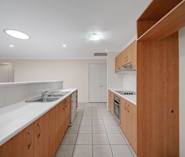 Modern Family Living in the Heart of Springfield Lakes - Photo 6