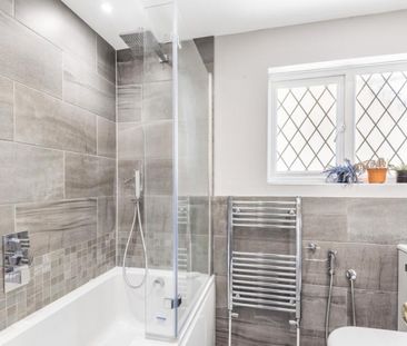 56 Sanway Close, Byfleet - 4 bedrooms Property for lettings - Seymours - Photo 6