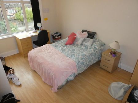 6 bedroom semi-detached house to rent - Photo 5