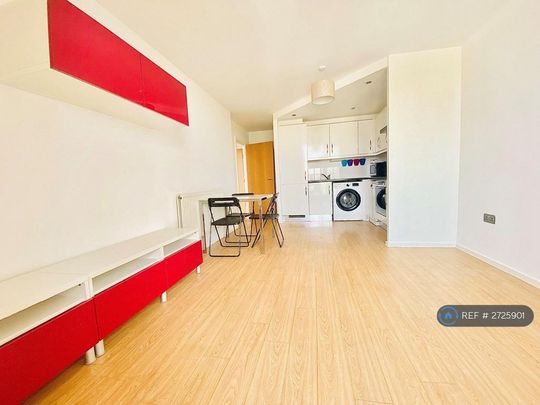 2 bedroom flat to rent - Photo 1