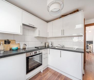 1 bedroom flat to rent - Photo 6