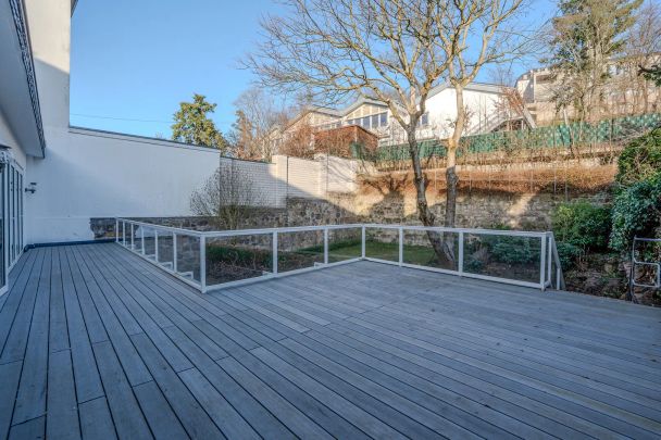 Direkt im Zentrum: 4-Zimmer-Wohnung mit großzügiger Terrasse und viel Wohnfläche - Photo 1