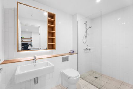 GROUND FLOOR THORNTON ESTATE GEM! - Photo 3