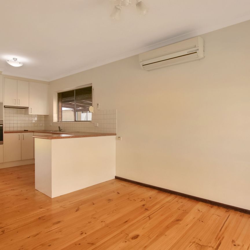 Fresh, Bright & Move-in Ready Three Bedroom Home! - Photo 1