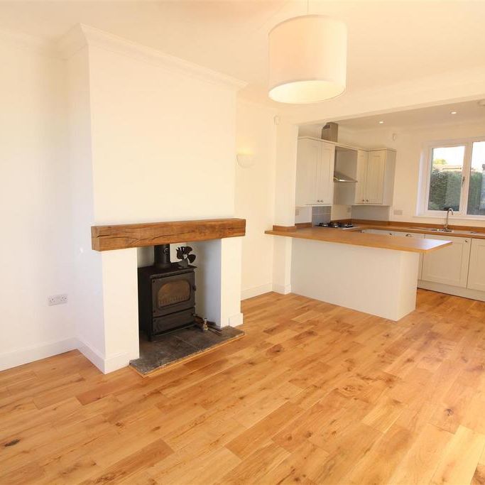 2 bedroom end of terrace house to rent - Photo 1