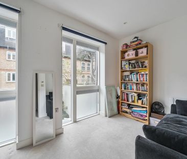 2 Bedroom House to Rent in Aberdour Street, London, SE1 - Photo 3