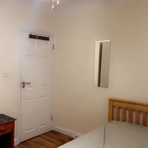 Room in a Shared Flat, Grange Road, IG1 - Photo 2