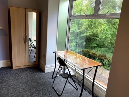 5 bedroom terraced house to rent - Photo 4