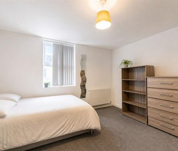 6 bedroom house to rent - Photo 3
