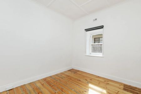 Bright and spacious home - Photo 3