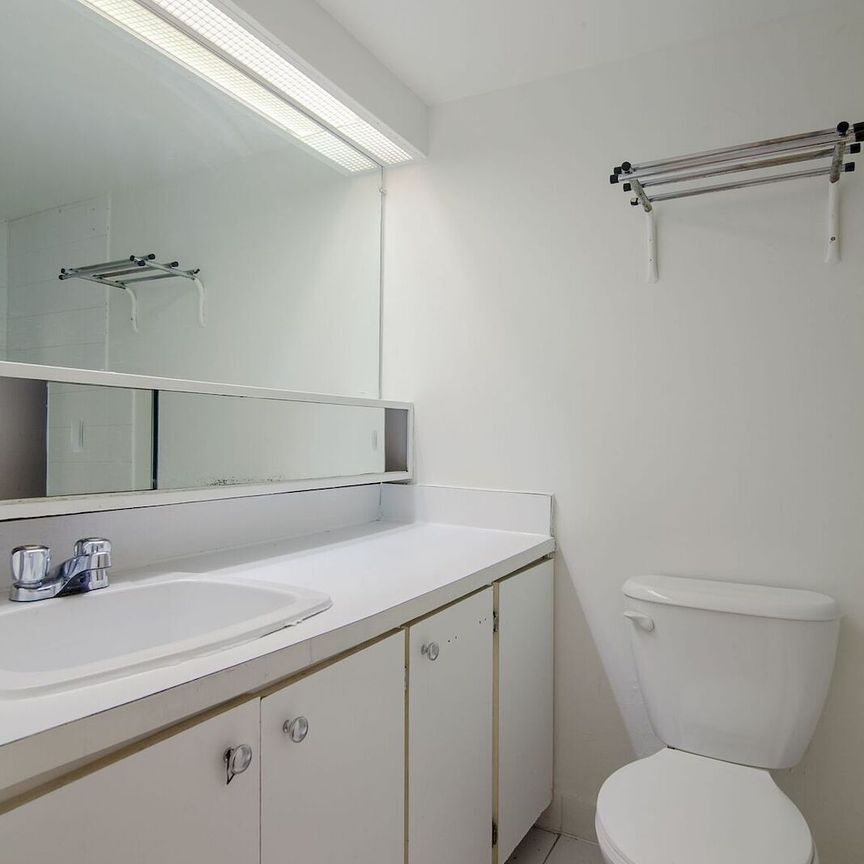 1975 de Maisonneuve - Photo 1