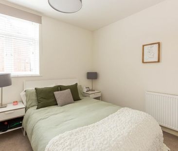 1 bedroom ground floor flat to rent - Photo 2