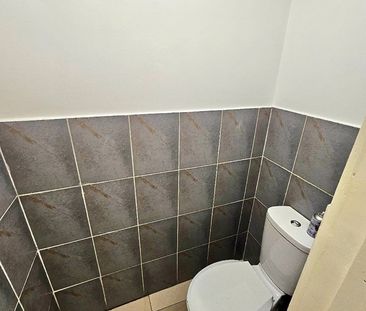 Room in a Shared Flat, Gillender Street, E3 - Photo 6