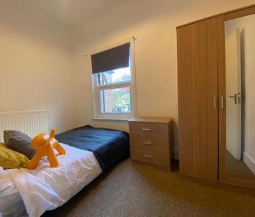 1 bedroom in a house share to rent - Photo 4