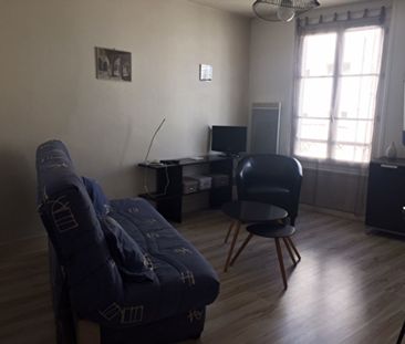 Location Appartement 1 pièce 27m² LA ROCHELLE 17000 - Photo 2