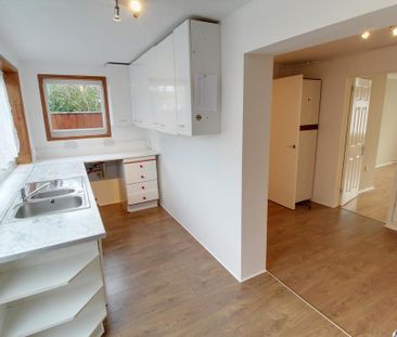 3 bedroom terraced house to rent - Photo 6