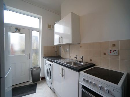 Flat, 48 Holyhead Road - Photo 5