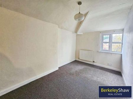 Red Cat Lane, Burscough, Ormskirk, L40 - Photo 3