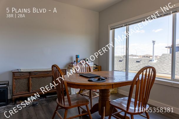 3 Bed 2 Bath Upper level townhouse in Pilot Butte - Photo 1