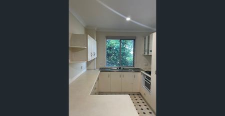 Top Floor Apartment in Hamilton - Photo 4