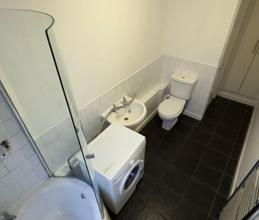 Flat C, Conference Road, Armley, Leeds, LS12 3DX - Photo 4