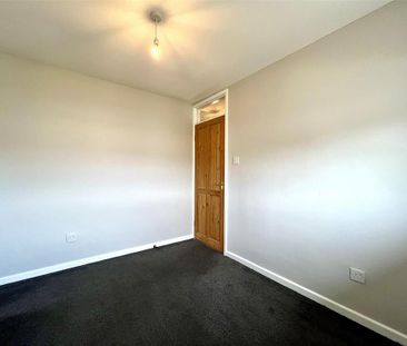 3 bedroom end of terrace house to rent - Photo 4