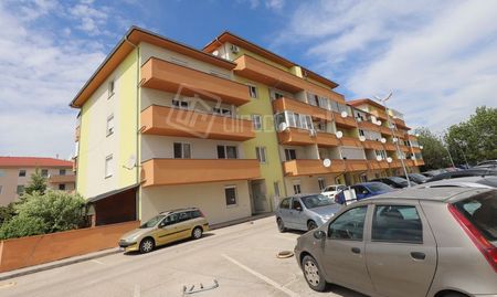DIRECTREAL|3 izbový byt 57 m2 + loggia na 3. poschodí s výťahom v západnej časti mesta na ulici Záhradnícka - Photo 3