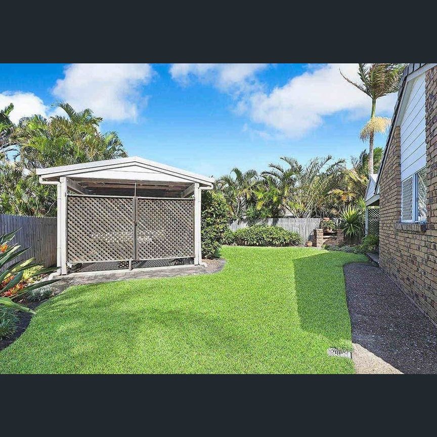 4 Nagari Place, Warana, Qld 4575 - Photo 1