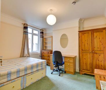 6 bedroom house to rent - Photo 3