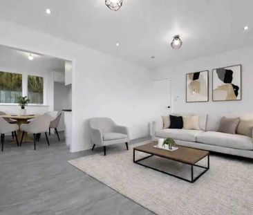 Modern Comfort Meets Convenience in Blockhouse Bay - Photo 1