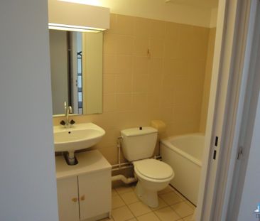 Location Appartement 1 pièce 21m² COURBEVOIE 92400 - Photo 3