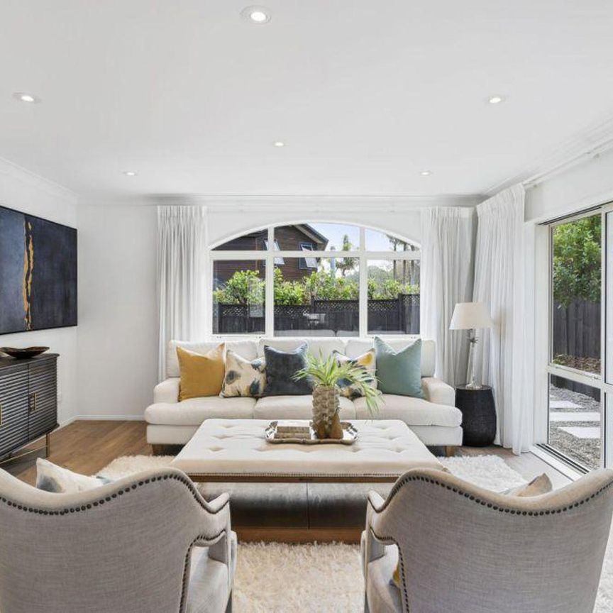 Sunny & Spacious Family Home - Photo 1