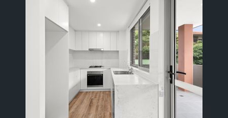 LUXURIOUS 3 BEDROOM APARTMENT - Photo 3