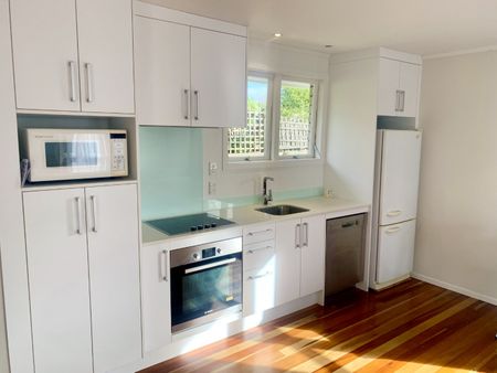 This is a FULLY FURNISHED one bedroom unit tucked away at the rear of the main house. - Photo 5