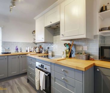1 bed flat to rent in South Terrace, Littlehampton, BN17 - Photo 4