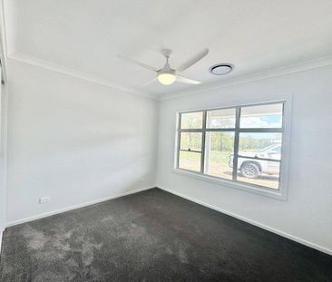 Only 12 months old & Move In Ready! - Photo 5