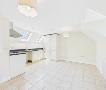 2 BED Mews house To rent - Photo 3