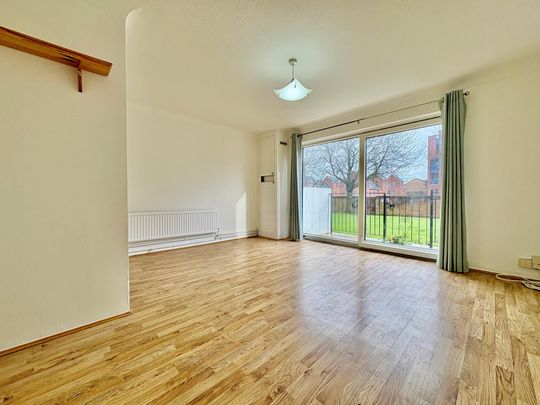 Longwood Road, Hertford - Photo 1