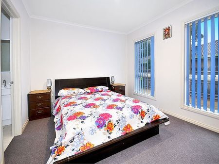 2/5 Carrington Street, Sydenham - Photo 4