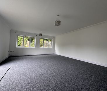 3 bedroom end of terrace house to rent - Photo 2