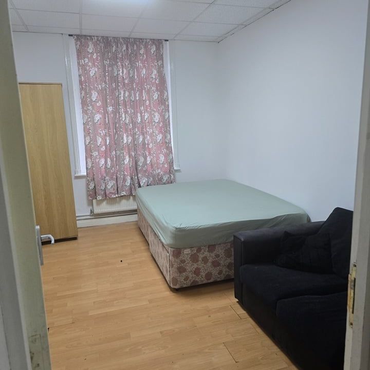 Room in a Shared House, Manchester, M11 - Photo 1