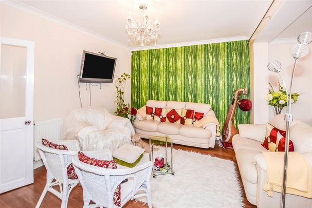 4 bedroom house to rent - Photo 1