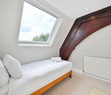 3 bedroom flat to rent - Photo 6