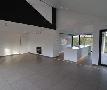 Ruime vrijstaande woning met tuin in het centrum van Vosselaar - Foto 2