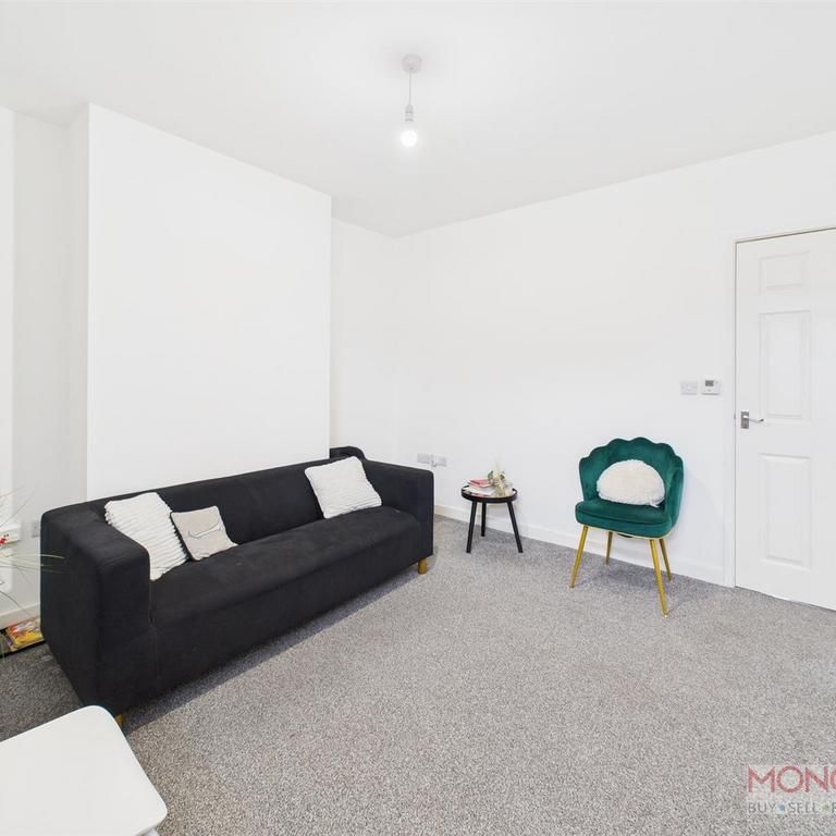 2 bedroom terraced house to rent - Photo 1