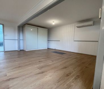 Well Kept&comma; Modern Studio - Prime Location&excl; - Photo 5