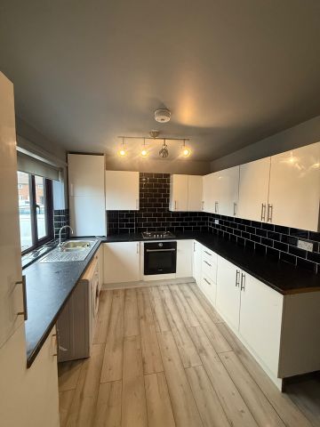 3 Bed Semi-Detached House, Littlechurch Road, LU2 - Photo 4