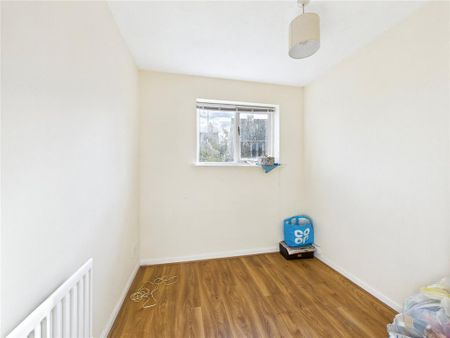 3 bedroom end of terrace house to rent - Photo 5