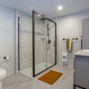 4 1/2 APPARTEMENT MEUBLÉ À LOUER - Photo 2