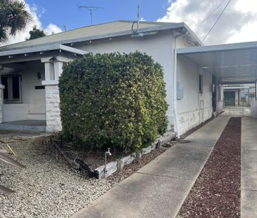 Character home in central location - Photo 5